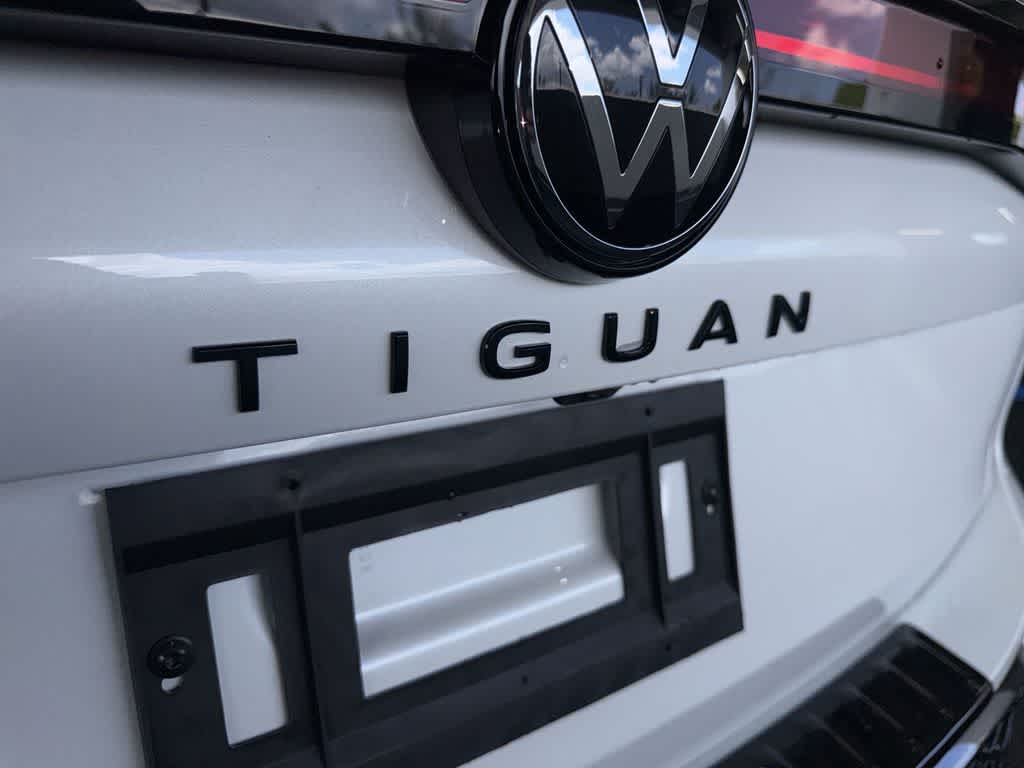 2026 Volkswagen Tiguan SE R-Line Black