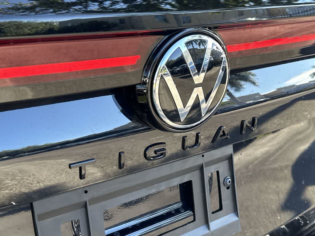 2026 Volkswagen Tiguan SE R-Line Black