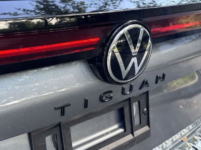 2026 Volkswagen Tiguan SE R-Line Black