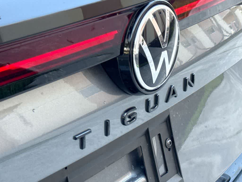 2026 Volkswagen Tiguan SE R-Line Black