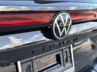 2026 Volkswagen Tiguan SE R-Line Black
