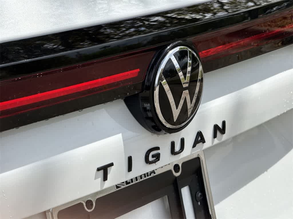 2026 Volkswagen Tiguan SE R-Line Black