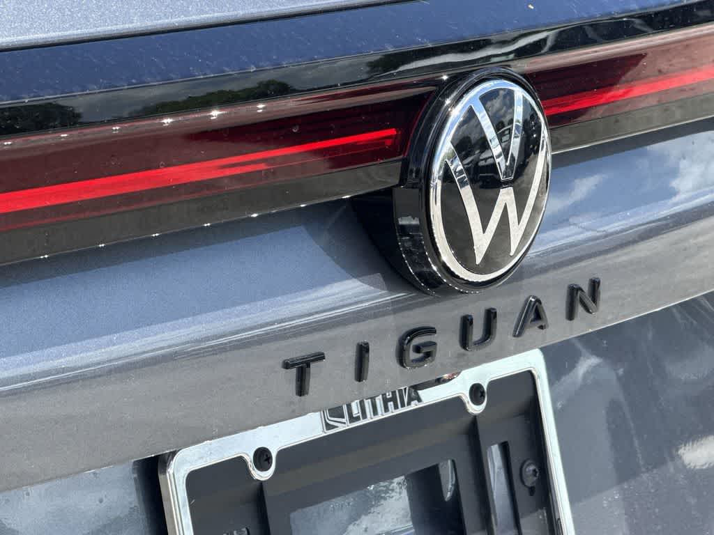 2026 Volkswagen Tiguan SE R-Line Black