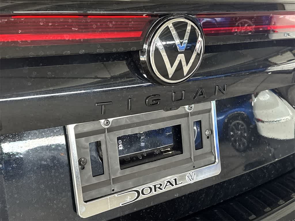 2026 Volkswagen Tiguan SE R-Line Black