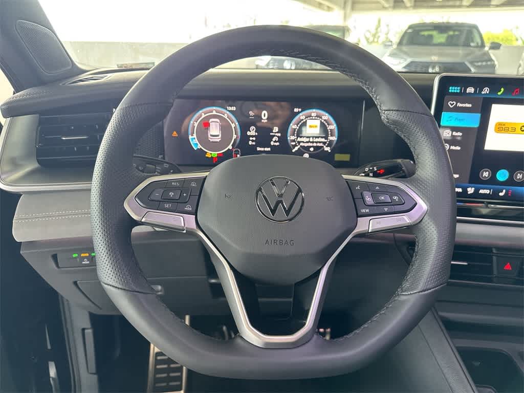 2026 Volkswagen Tiguan SE R-Line Black