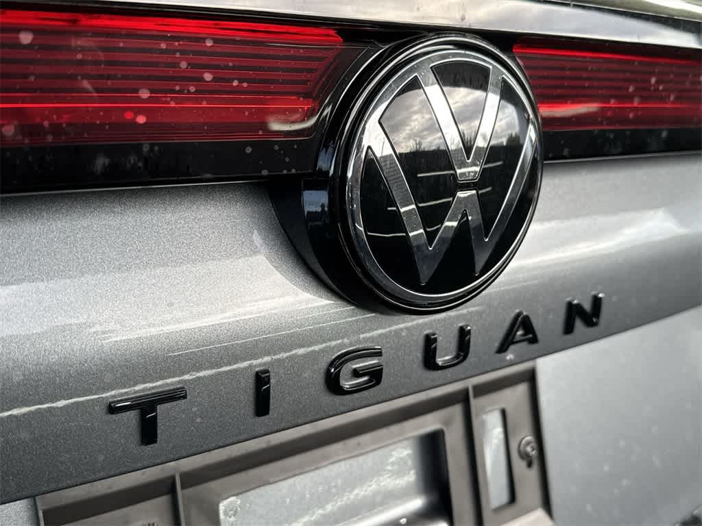 2026 Volkswagen Tiguan SE R-Line Black