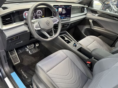 2026 Volkswagen Tiguan SE R-Line Black