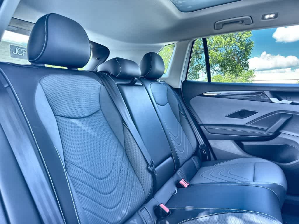 2027 Volkswagen Tiguan SE