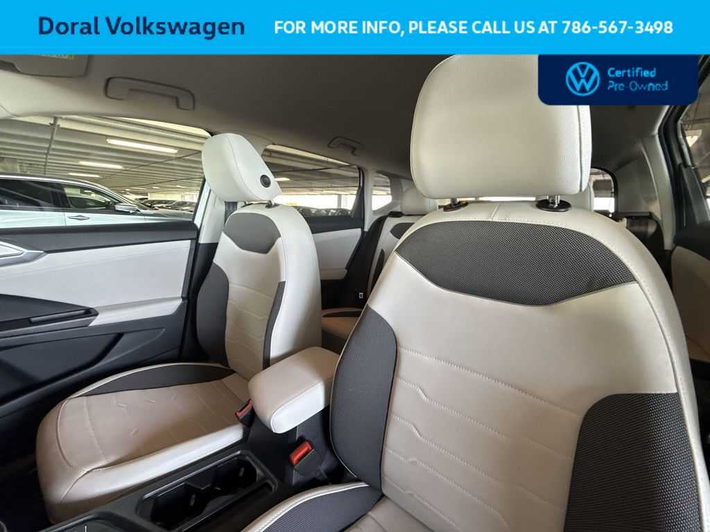 2025 Volkswagen Taos SE
