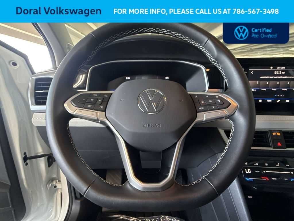 2025 Volkswagen Taos SE