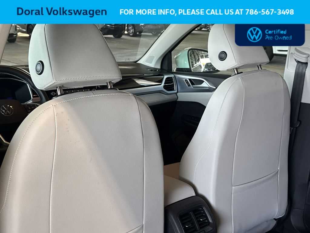 2025 Volkswagen Taos SE