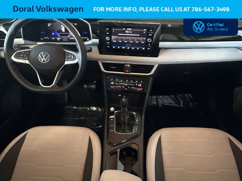 2025 Volkswagen Taos SE