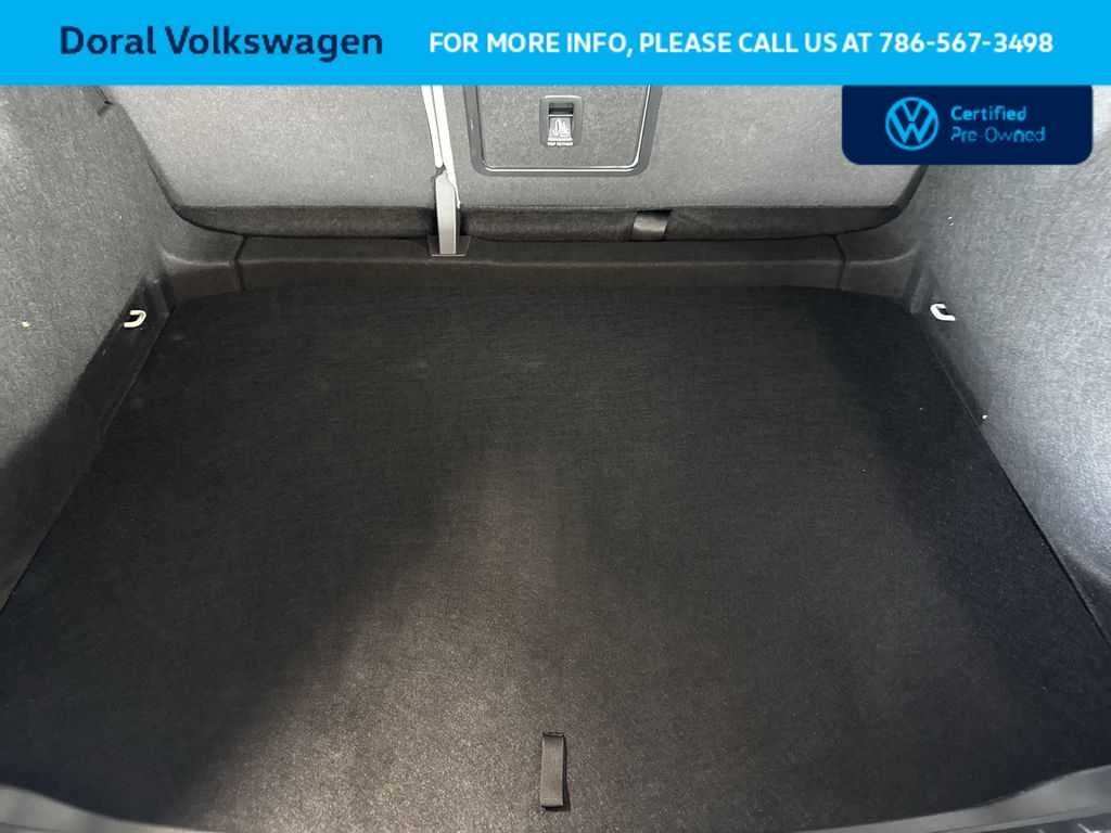 2025 Volkswagen Taos SE