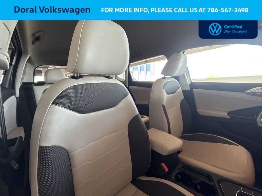 2025 Volkswagen Taos SE