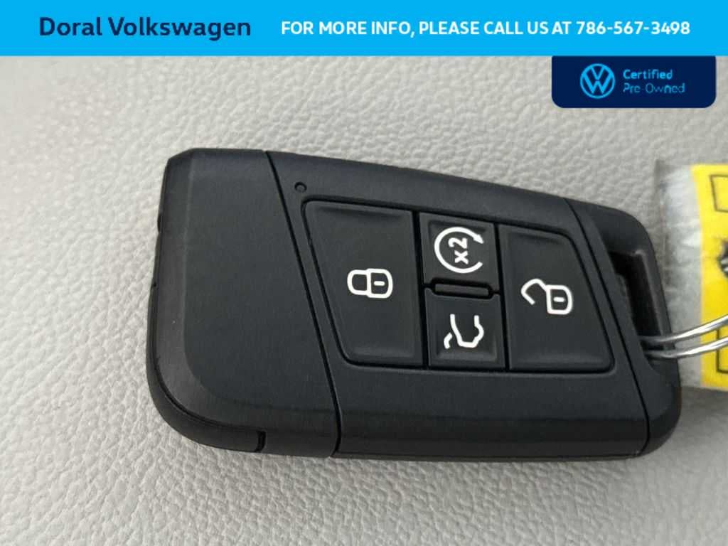 2025 Volkswagen Taos SE