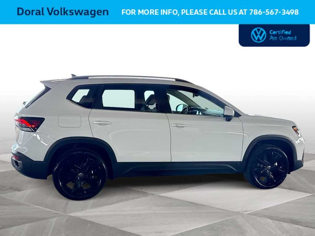 2025 Volkswagen Taos SE