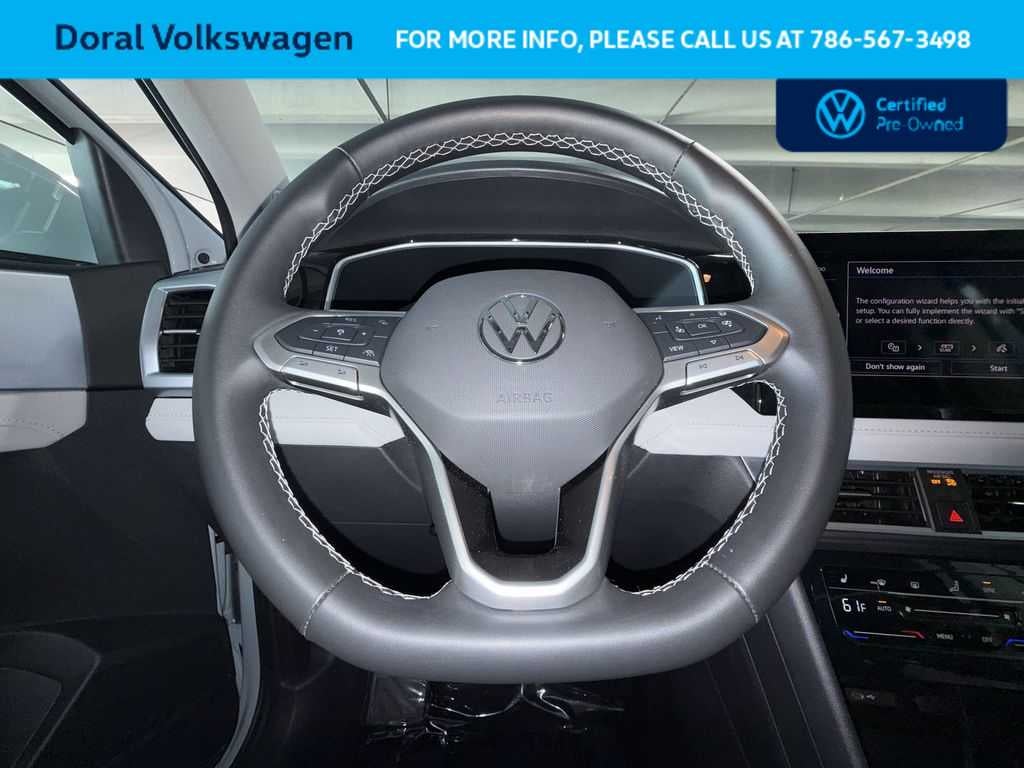 2025 Volkswagen Taos SE