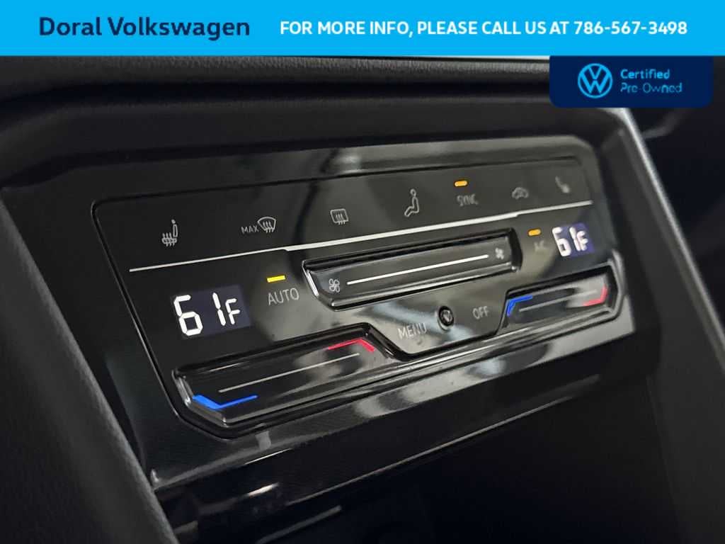 2025 Volkswagen Taos SE