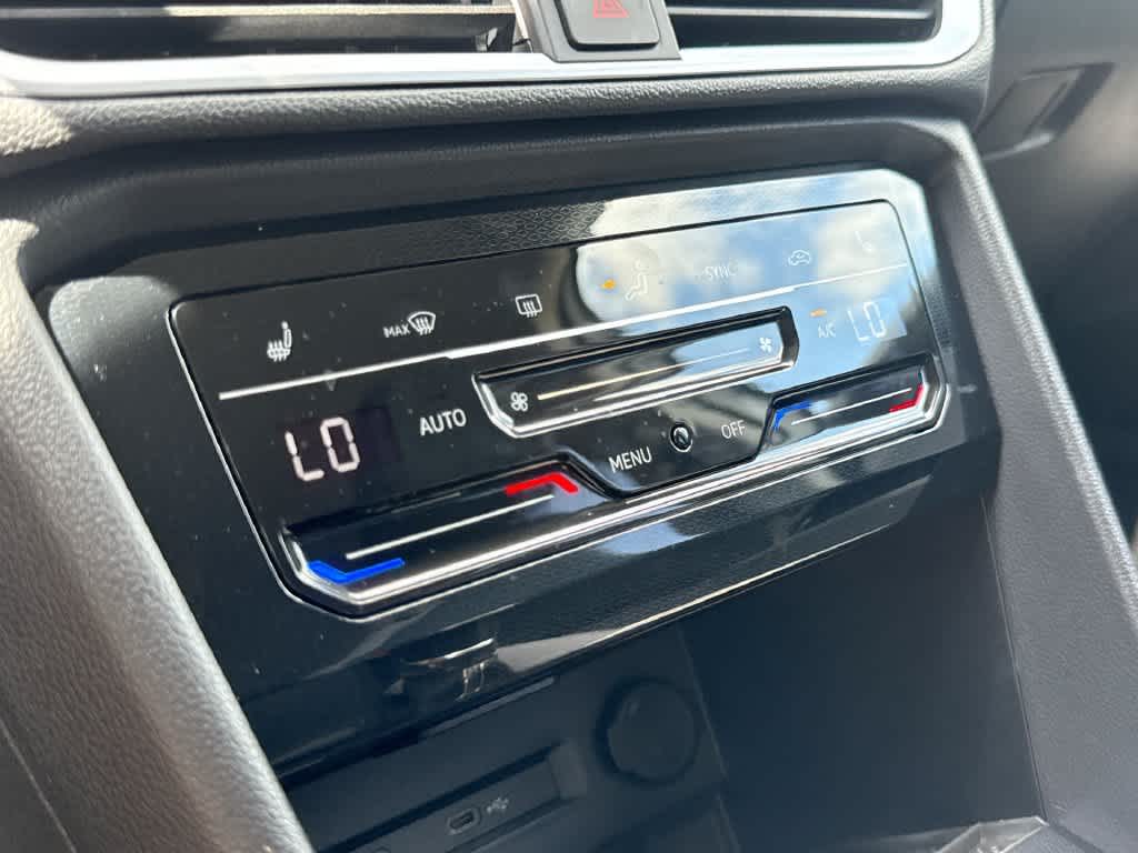 2026 Volkswagen Taos SE