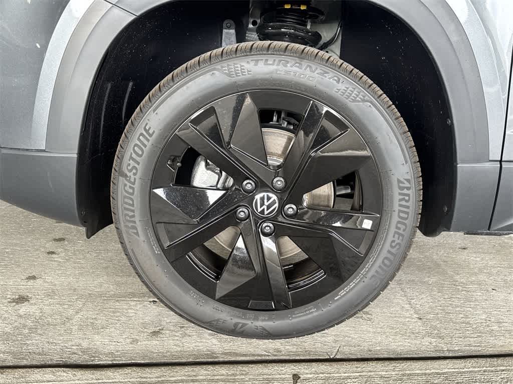 2026 Volkswagen Taos SE