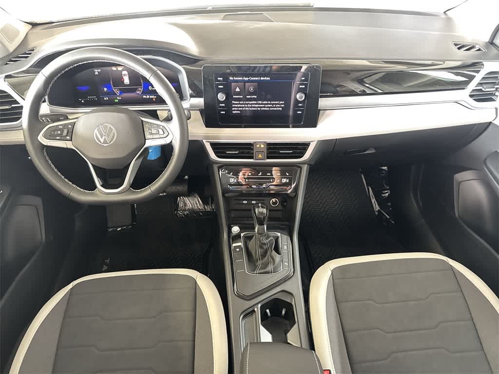 2026 Volkswagen Taos SE