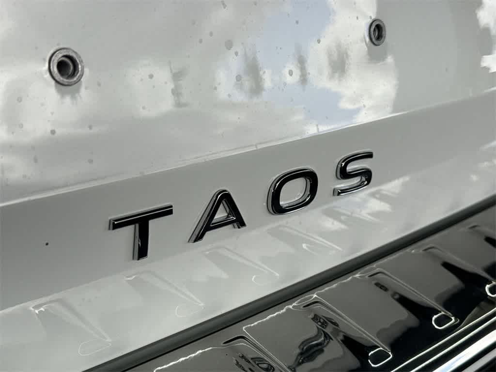 2026 Volkswagen Taos SE