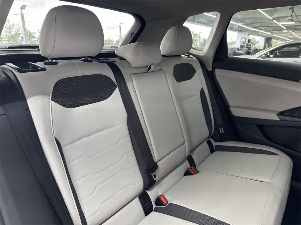 2026 Volkswagen Taos SE