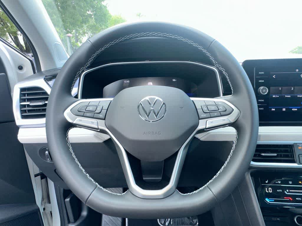 2026 Volkswagen Taos SE