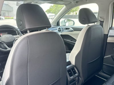 2026 Volkswagen Taos SE