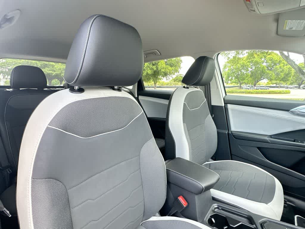 2026 Volkswagen Taos SE