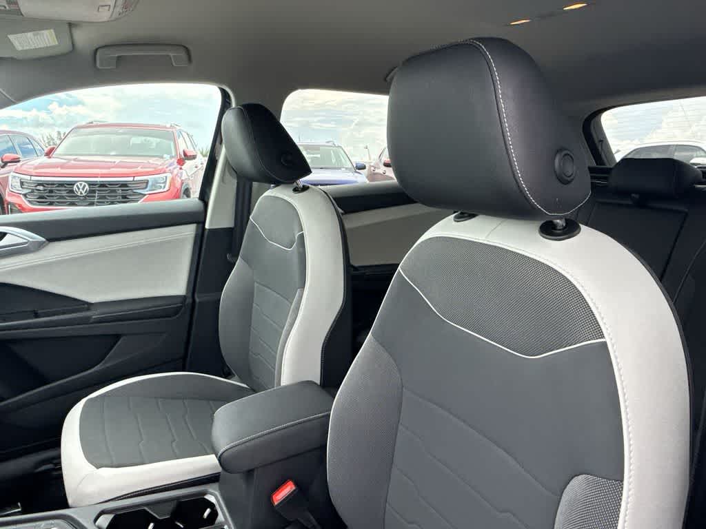 2026 Volkswagen Taos SE