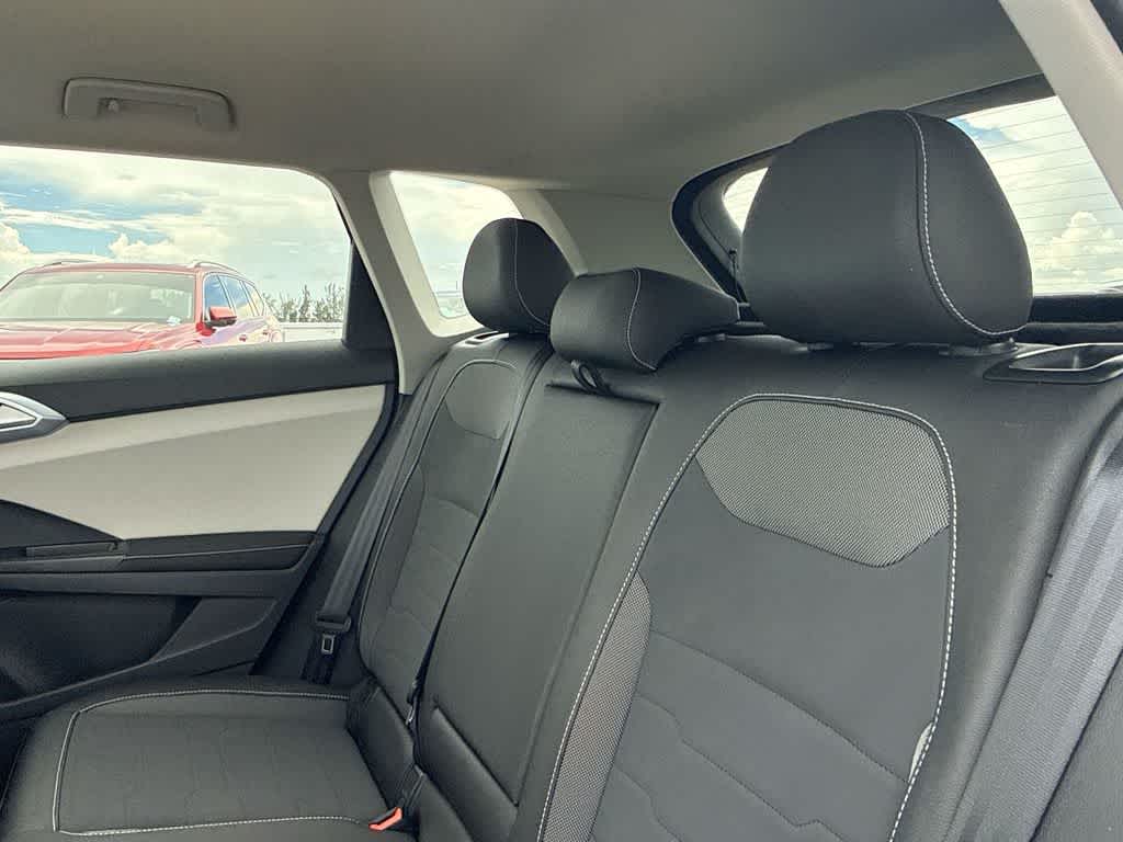2026 Volkswagen Taos SE