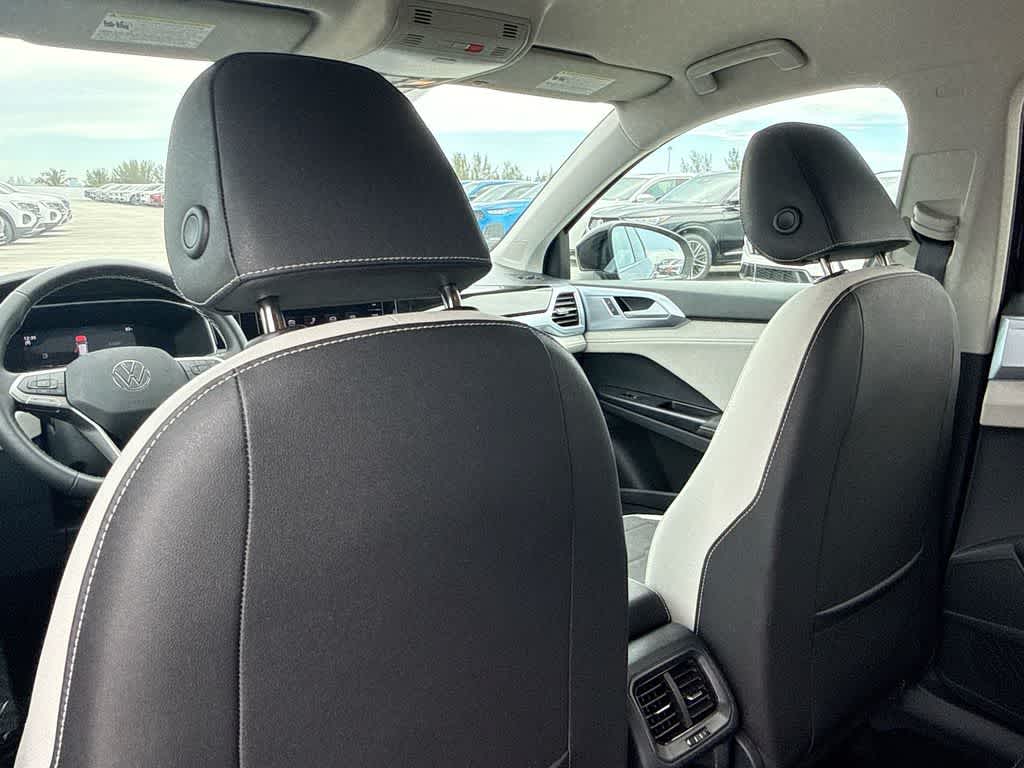 2026 Volkswagen Taos SE
