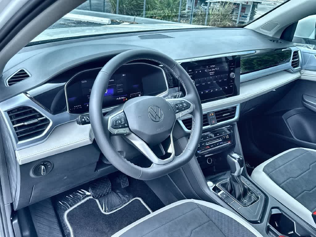 2026 Volkswagen Taos SE