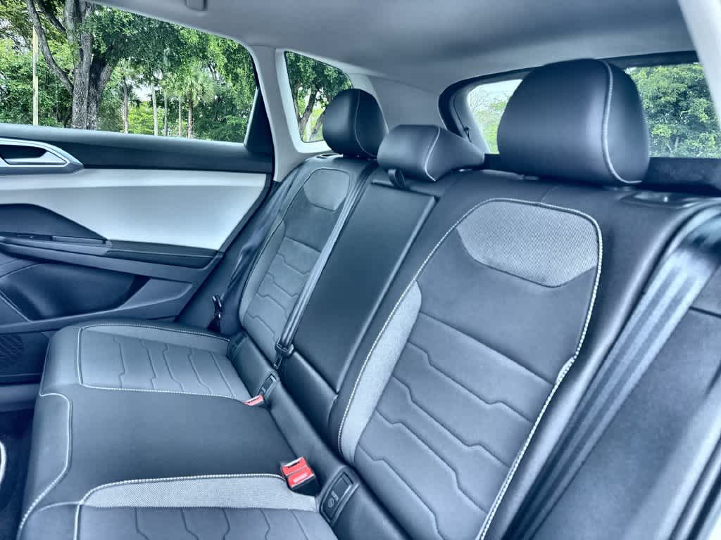 2026 Volkswagen Taos SE