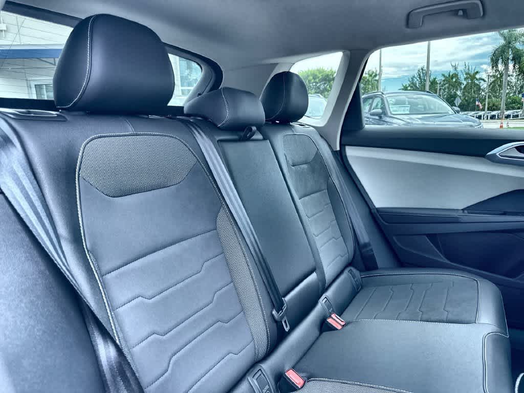 2026 Volkswagen Taos SE