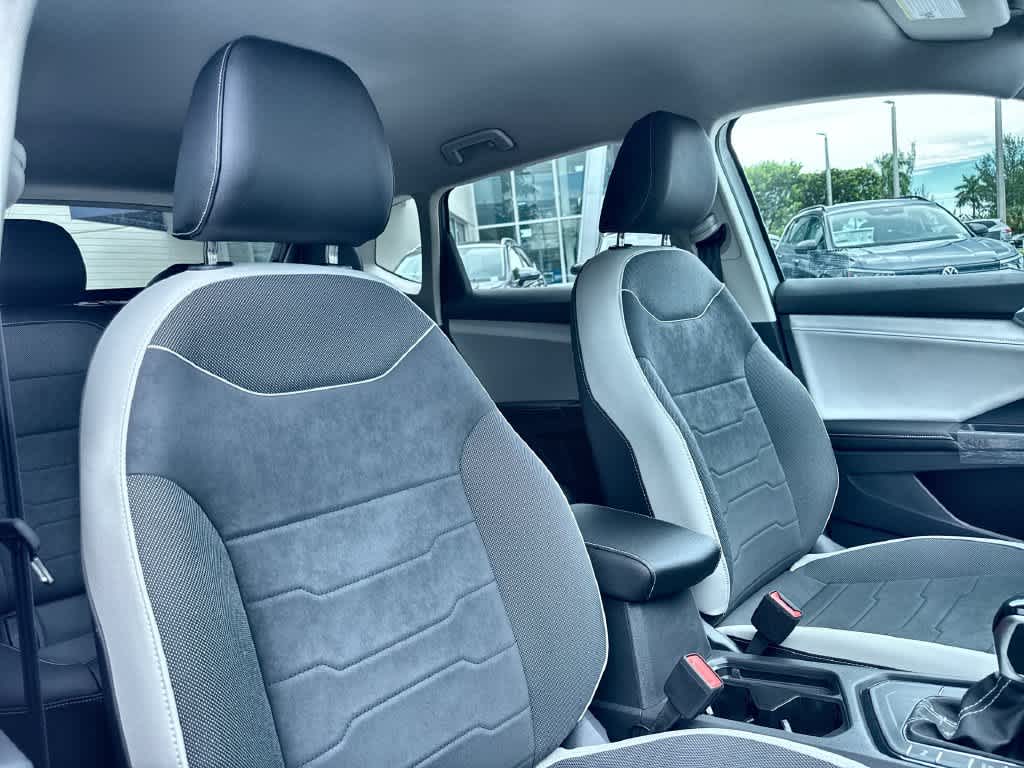 2026 Volkswagen Taos SE