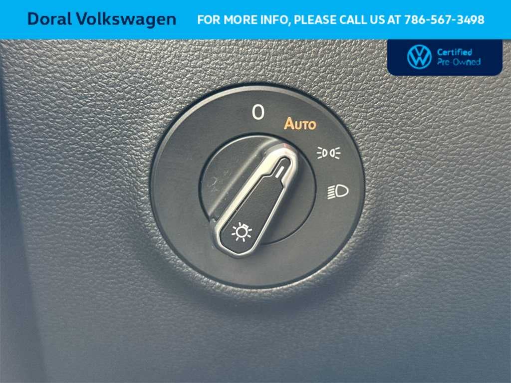 2025 Volkswagen Taos SE