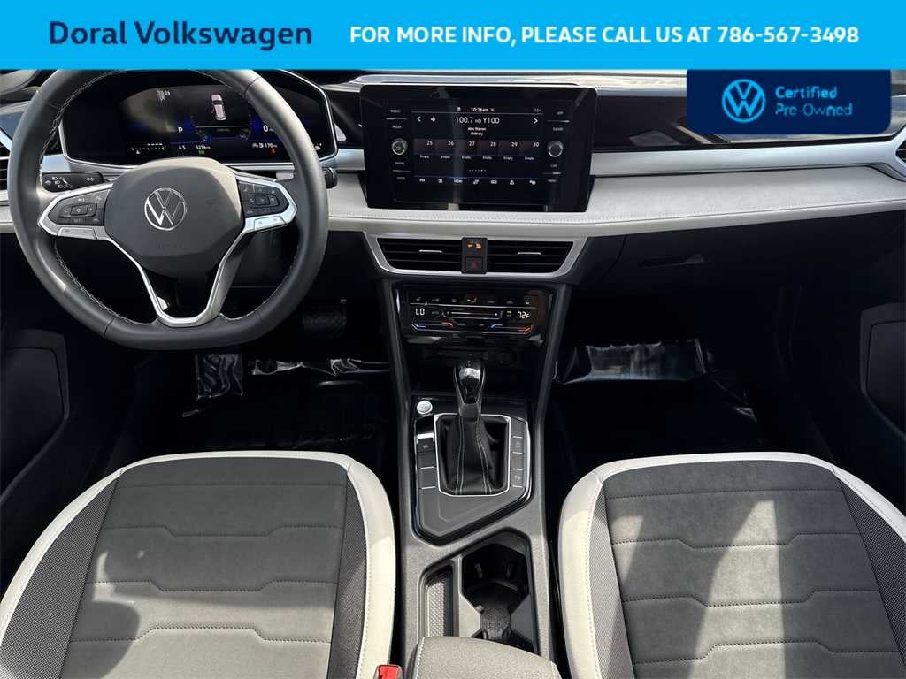 2025 Volkswagen Taos SE