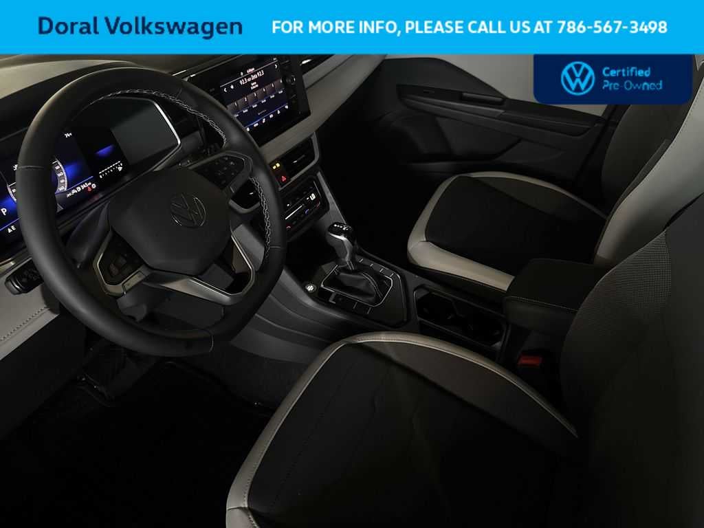 2025 Volkswagen Taos SE