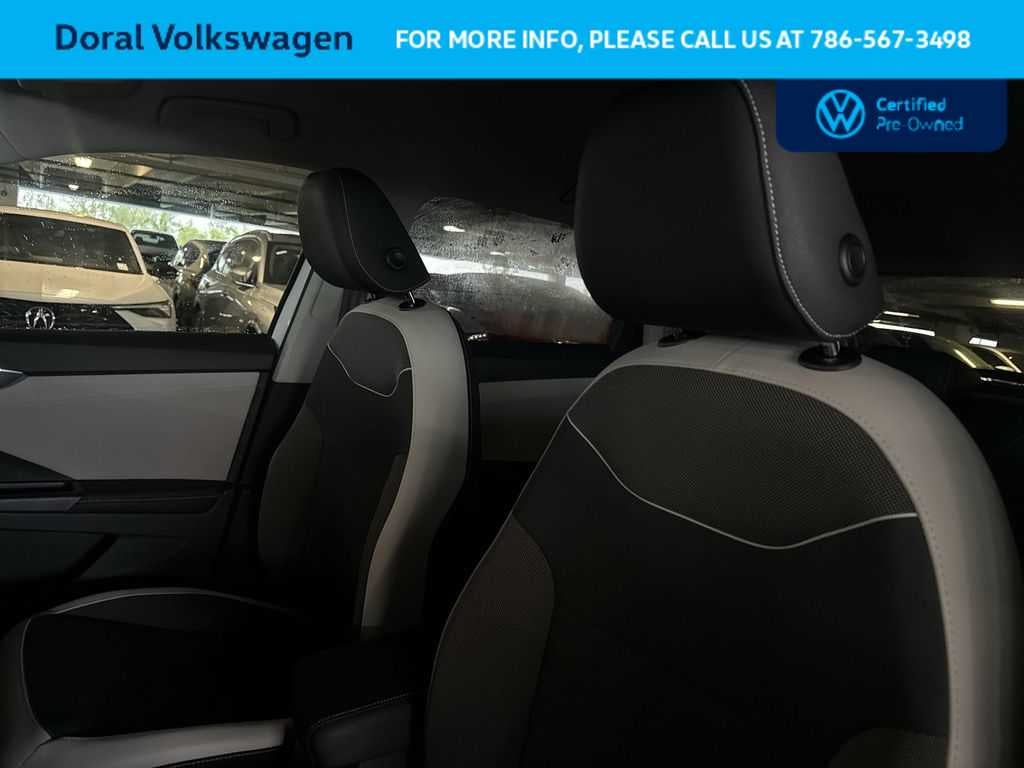 2025 Volkswagen Taos SE