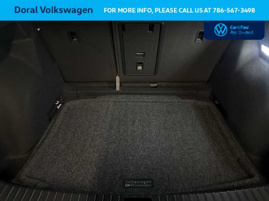 2025 Volkswagen Taos SE