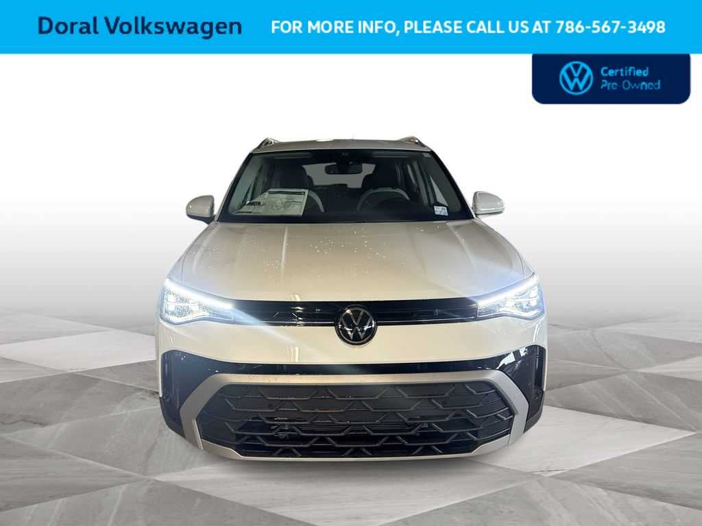2025 Volkswagen Taos SE