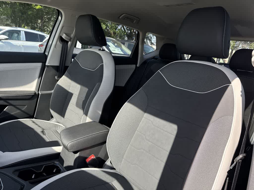 2026 Volkswagen Taos SE