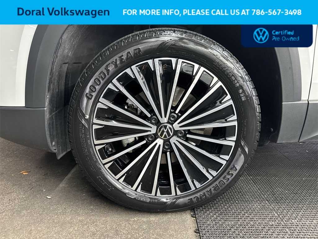 2025 Volkswagen Taos SE