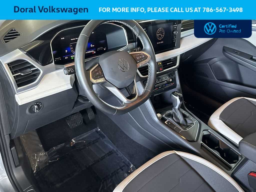 2025 Volkswagen Taos SE