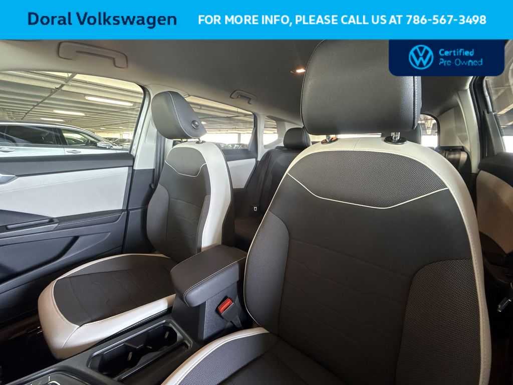 2025 Volkswagen Taos SE