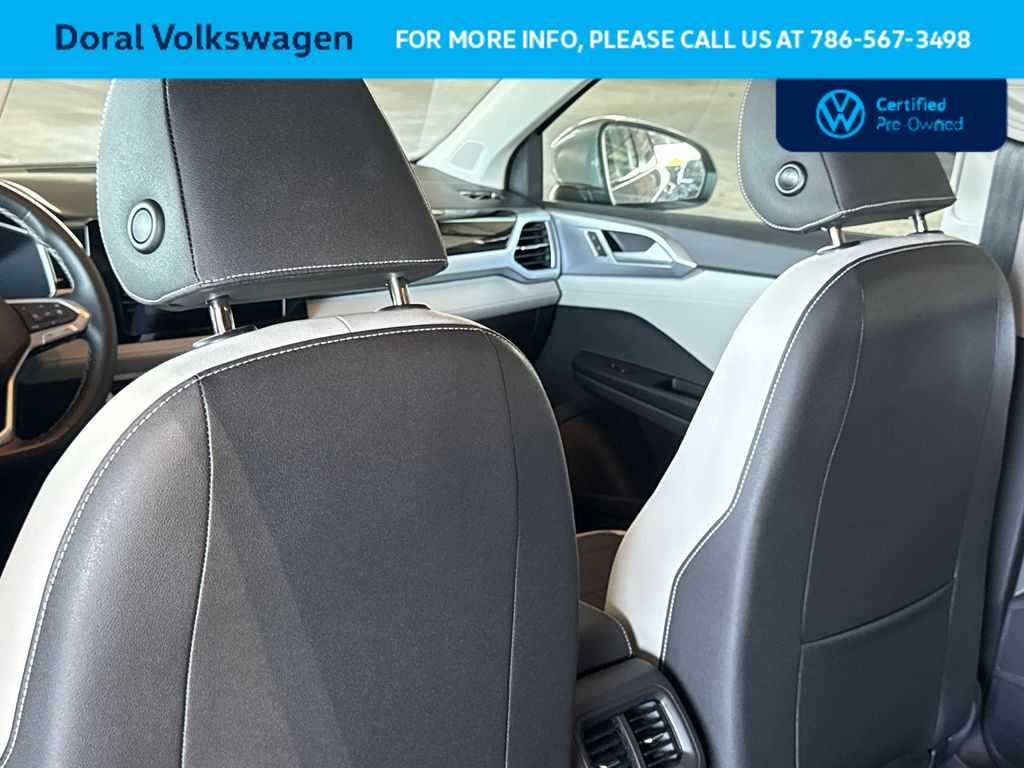 2025 Volkswagen Taos SE