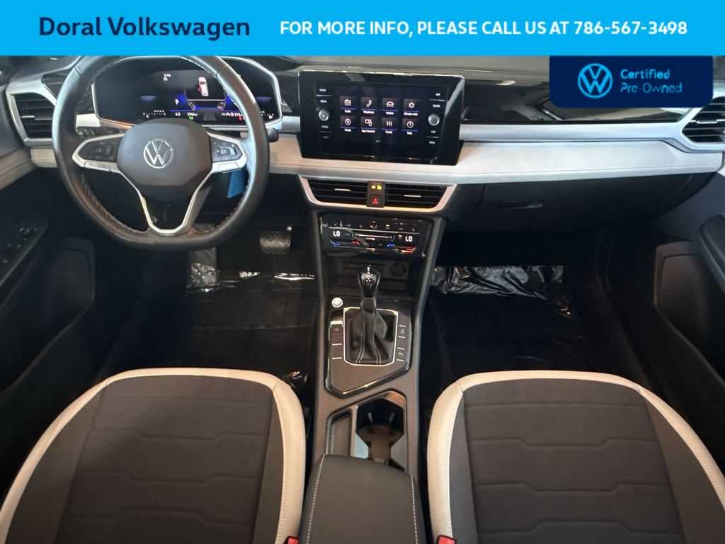 2025 Volkswagen Taos SE