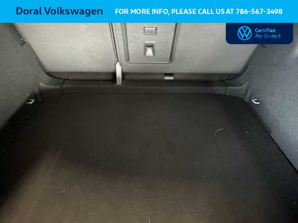 2025 Volkswagen Taos SE